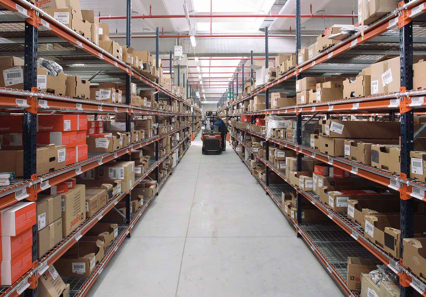 爱游戏最新官网-爱游戏(中国)智慧安全用电-仓库库房方案